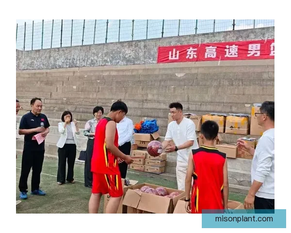 高诗岩携偶像魅力助力章丘乡村
